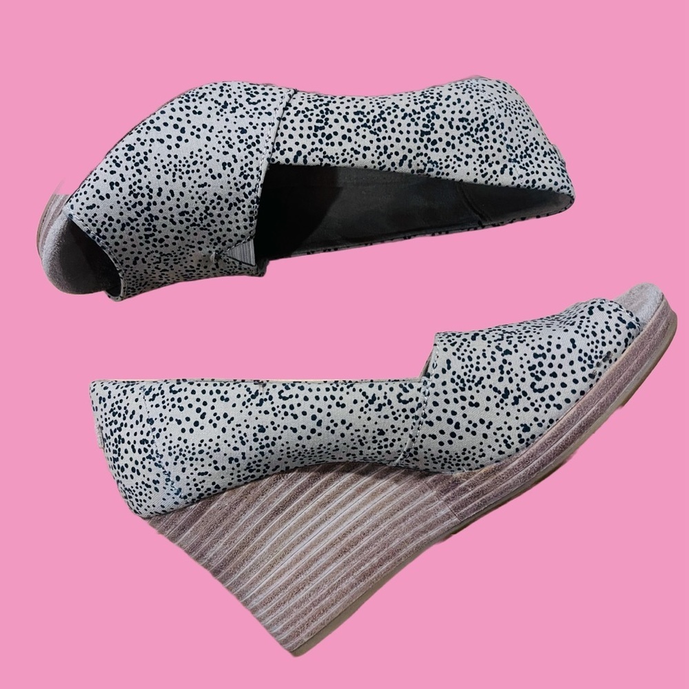 TOMS Women's, Michelle Sandal Tan Black Polka Dot Platform Peep Toe Wedges